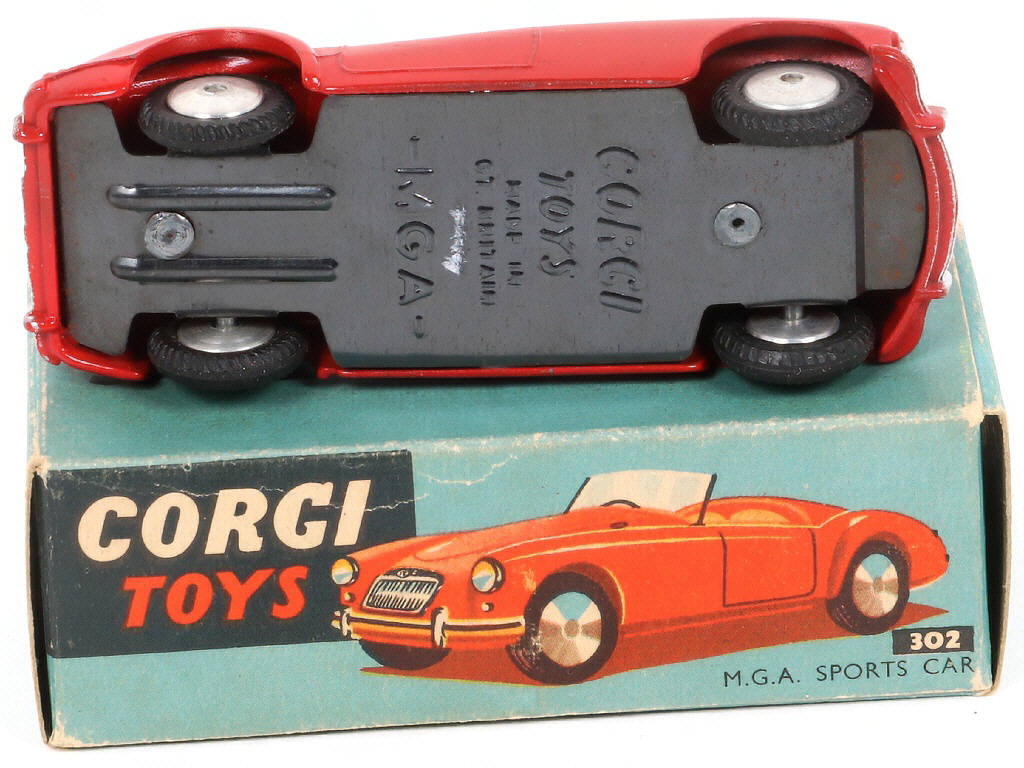 Lot 198 - CORGI TOYS (GB) (1)