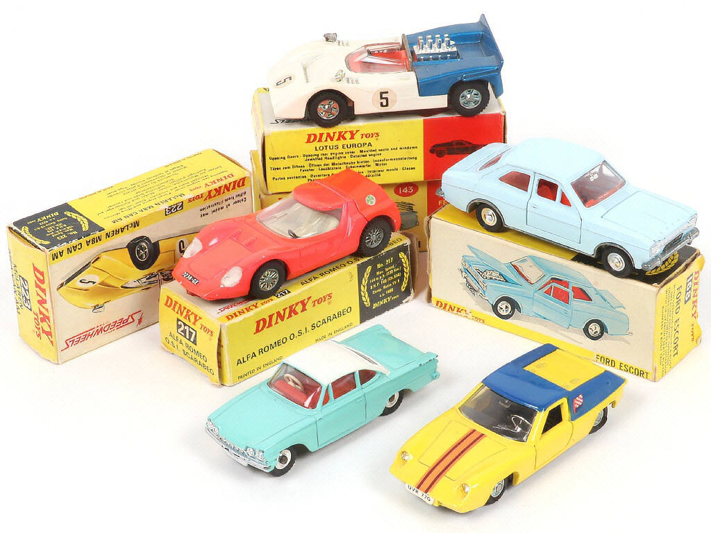 Lot 185 - DINKY TOYS (GB) (5)