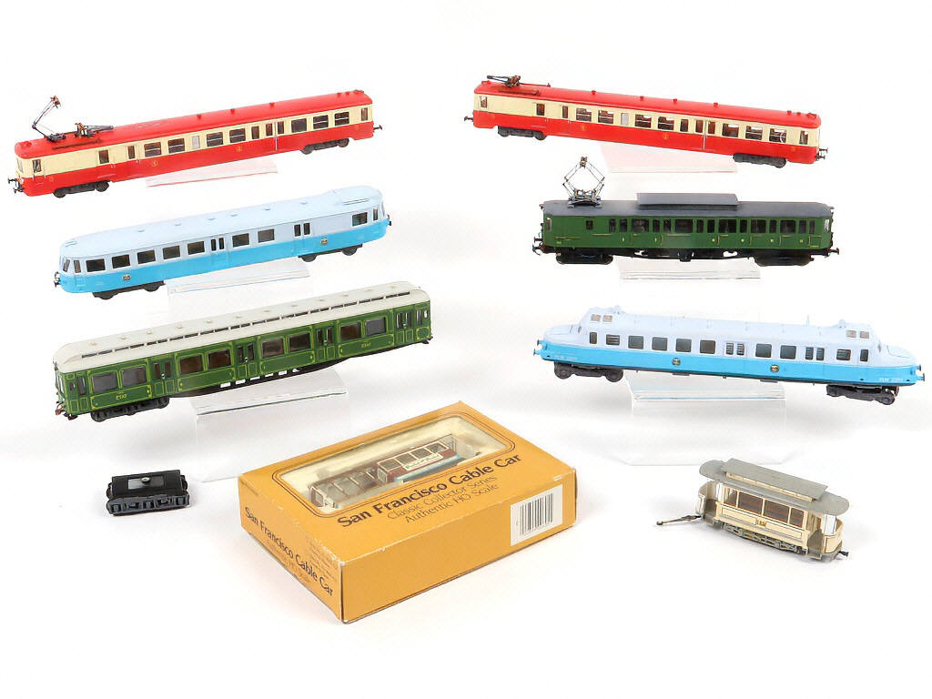 Lot 39 - DIVERS 'HO' (8)