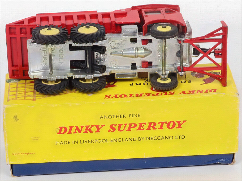 Lot 98 - DINKY TOYS (GB) (1)