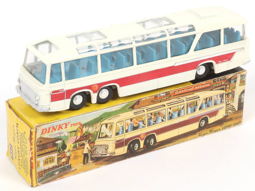 Lot 145 - DINKY TOYS (GB) (1)