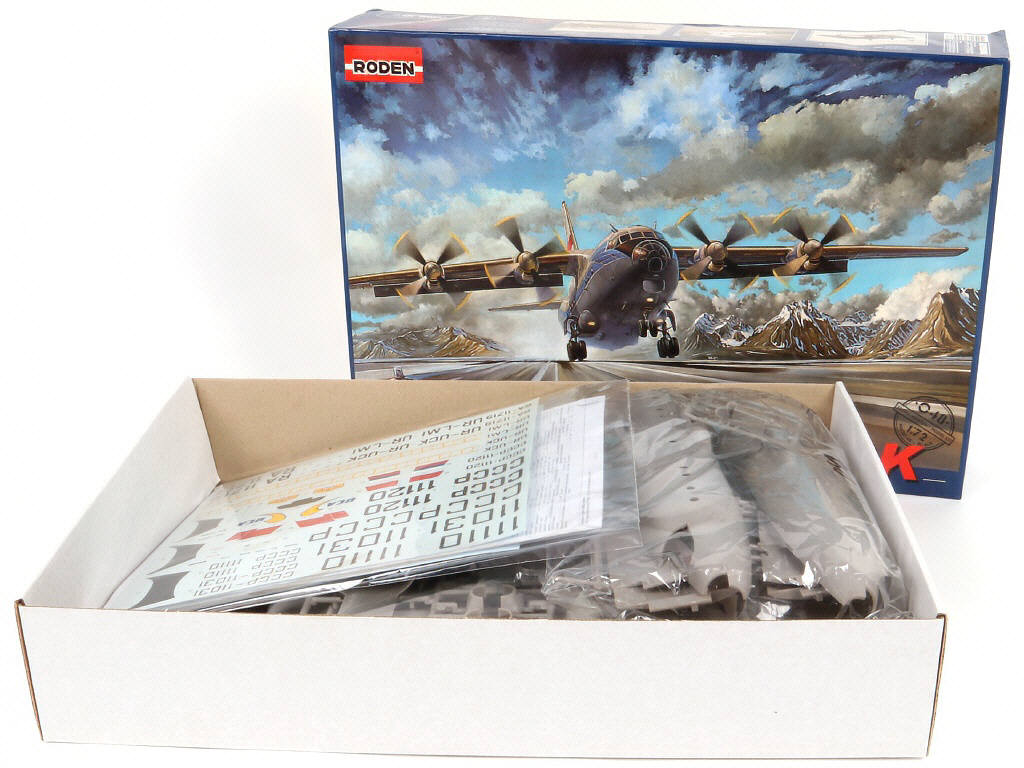 Lot 355 - DIVERS (3)