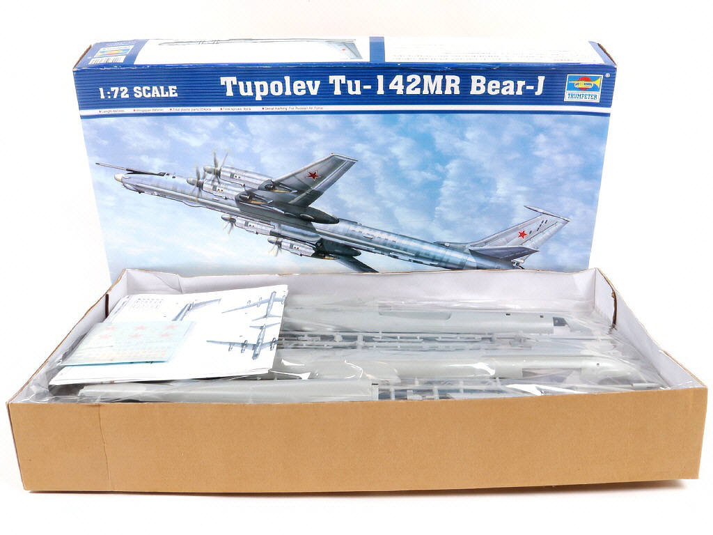 Lot 353 - TRUMPETER (CHINE) (1)