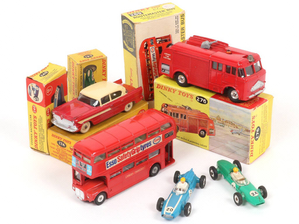 Lot 184 - DINKY TOYS (GB) (5)