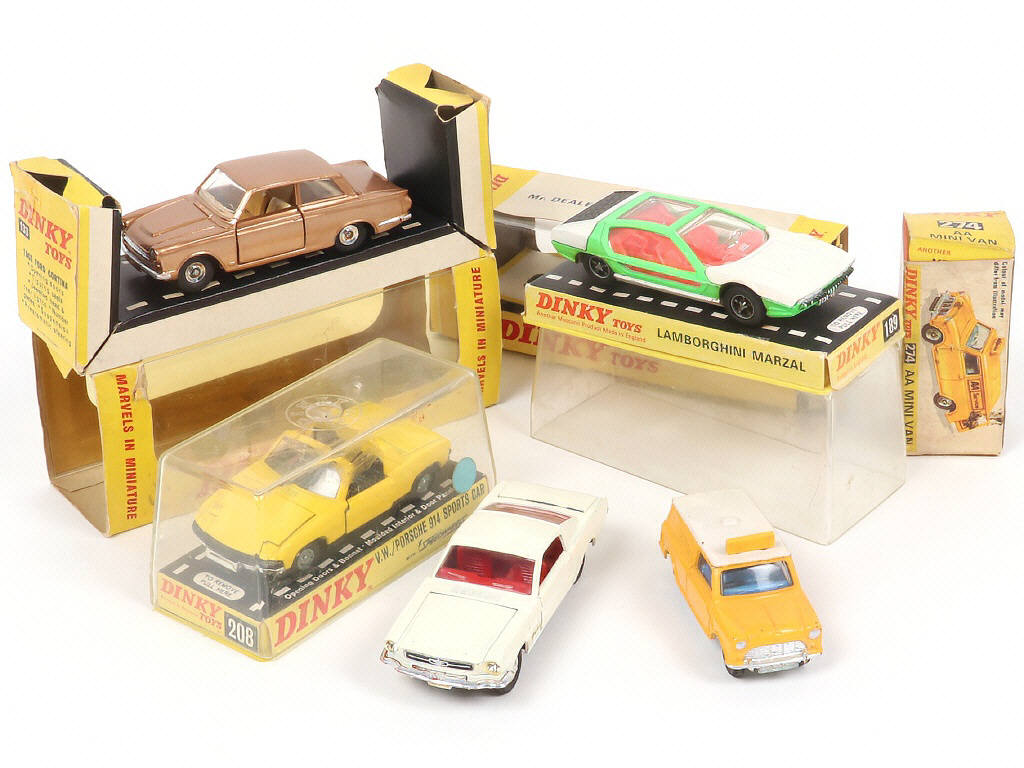 Lot 188 - DINKY TOYS (GB) (5)