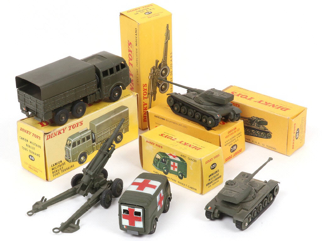 Lot 234 - DINKY TOYS (FRANCE) (5)