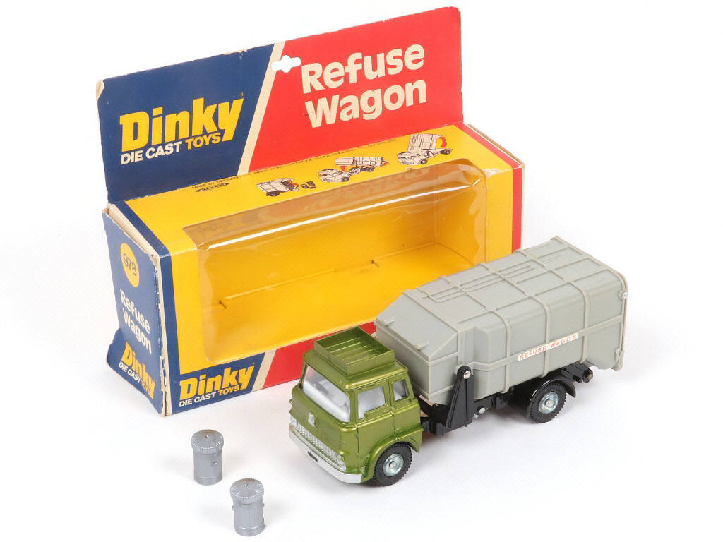 Lot 100 - DINKY TOYS (GB) (1)