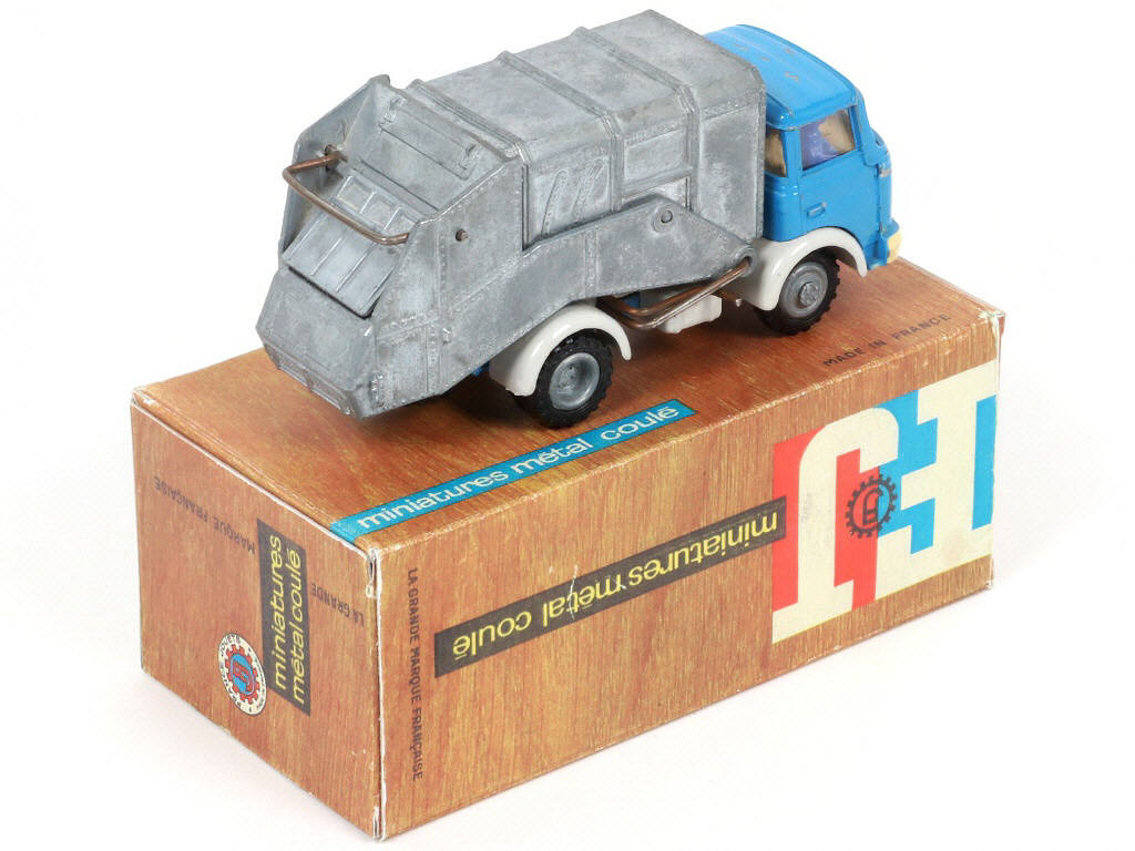 Lot 68 - FRANCE JOUETS (FRANCE) (1)