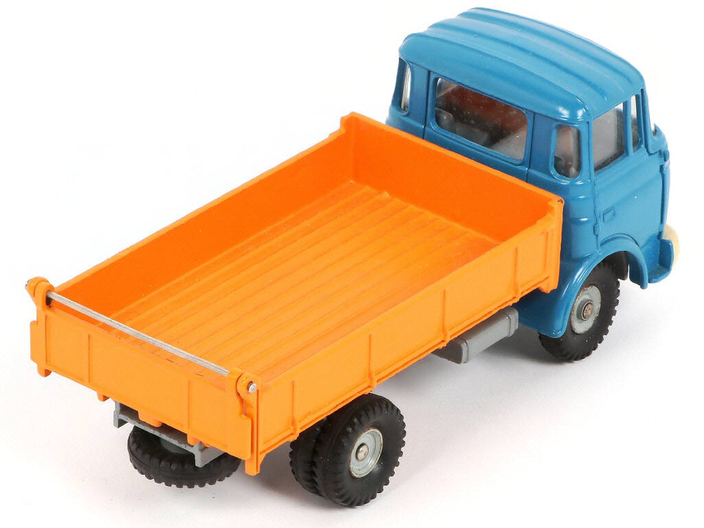 Lot 52 - DINKY TOYS (FRANCE) (1)
