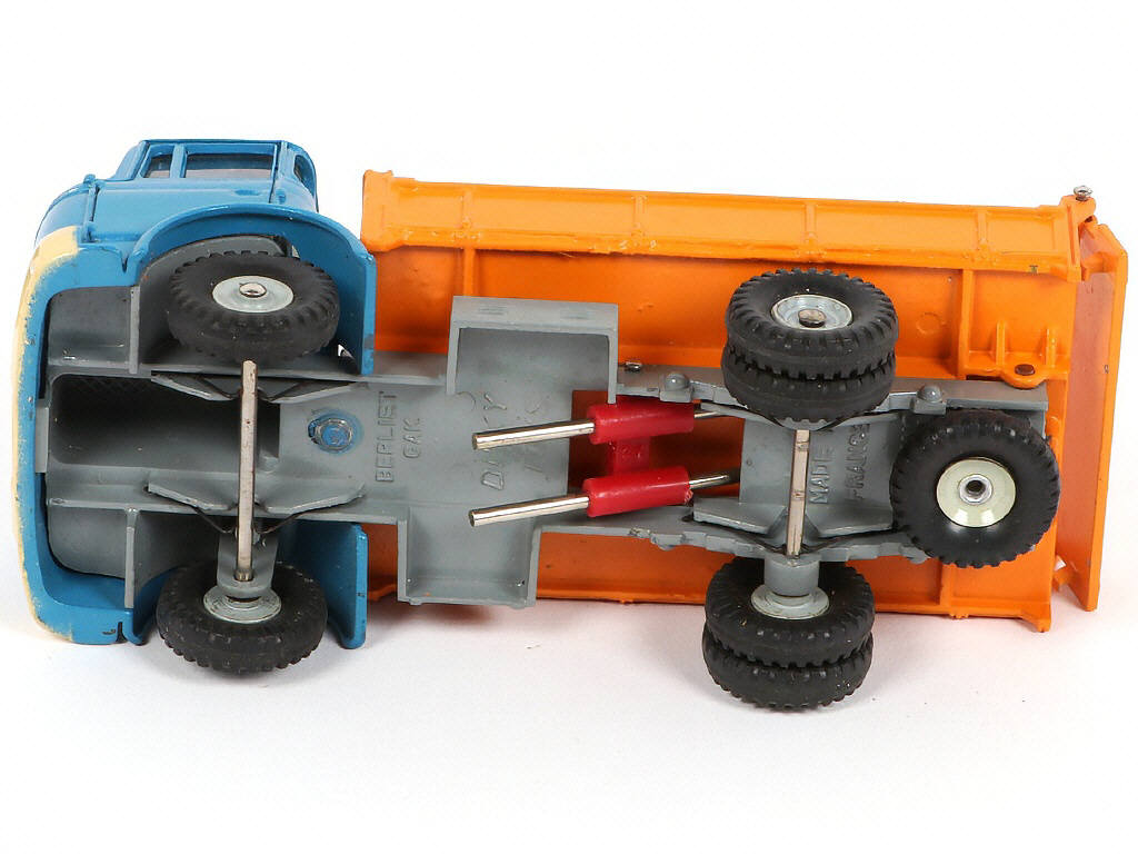 Lot 52 - DINKY TOYS (FRANCE) (1)