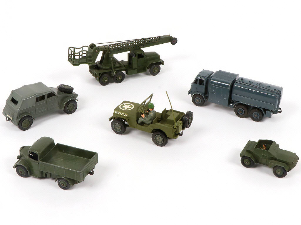 Lot 117 - DINKY TOYS (GB) (6)