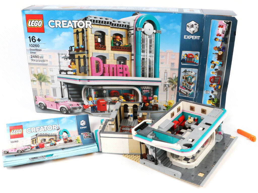 Lot 26 - LEGO (DANEMARK) (1)