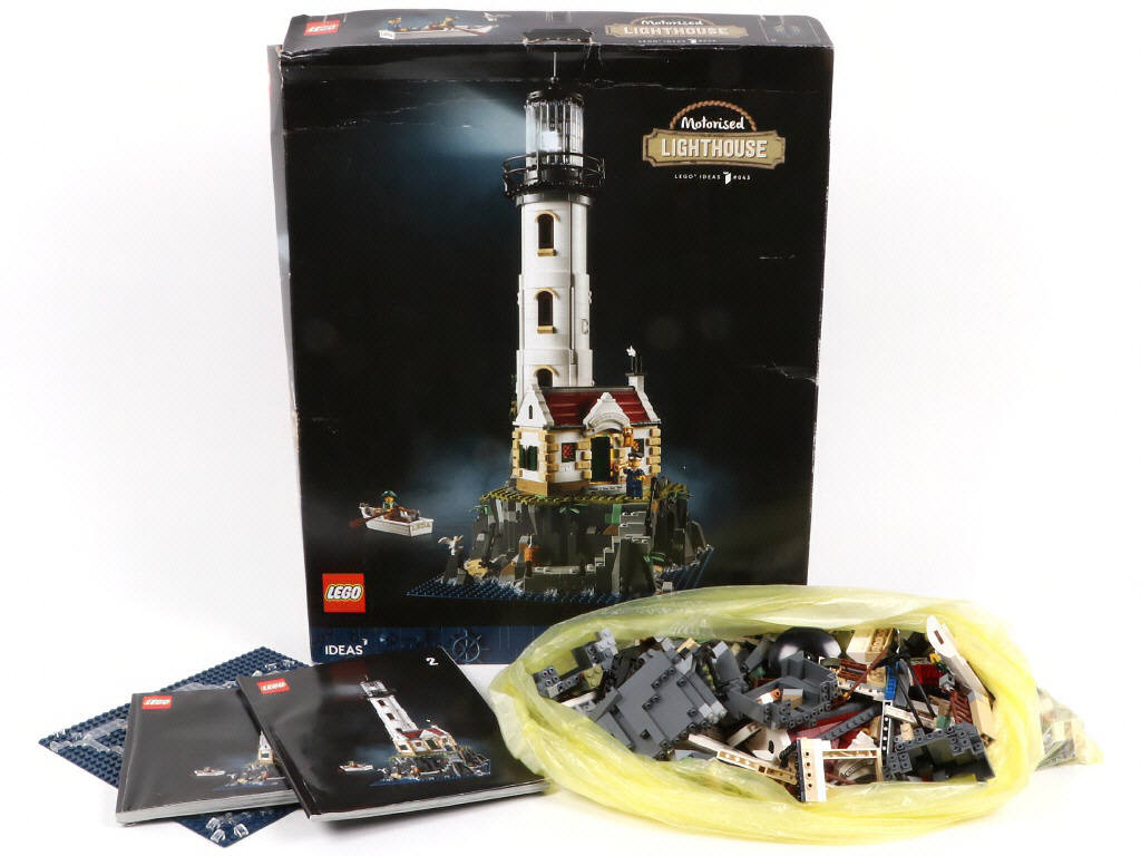 Lot 40 - LEGO (DANEMARK) (1)