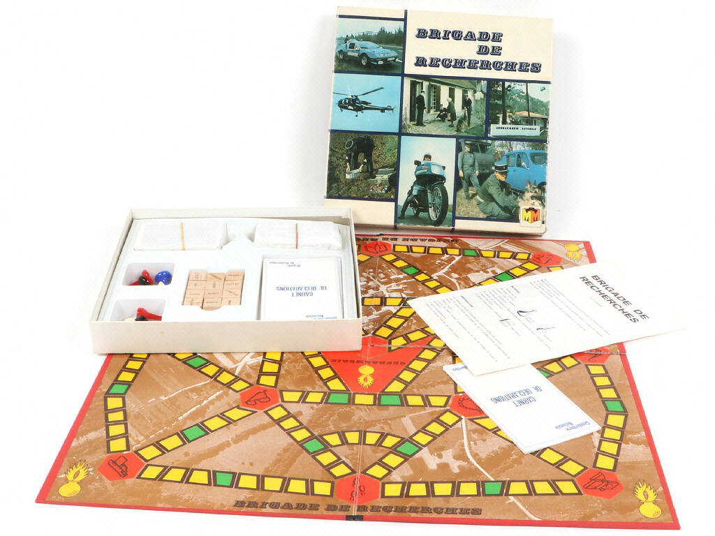 Lot 107 - DIVERS (10)