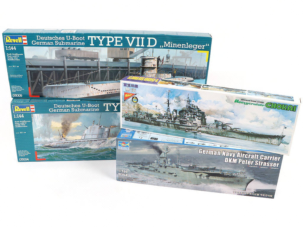 Lot 368 - DIVERS (4)