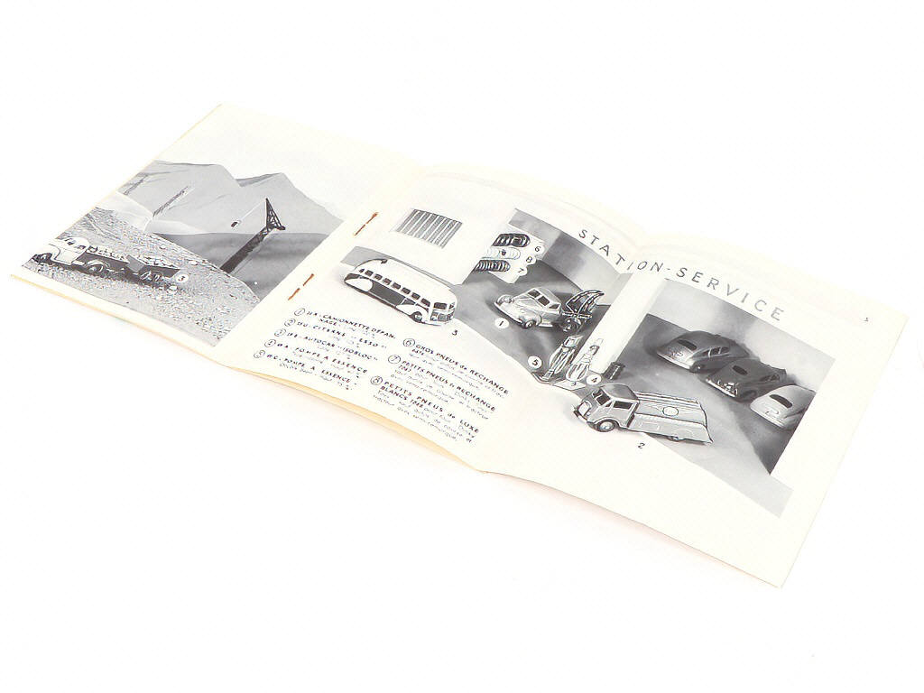 Lot 44 - DINKY TOYS (FRANCE) (1)