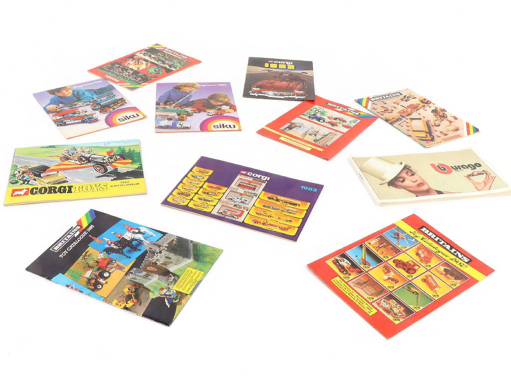 Lot 51 - DIVERS (11)