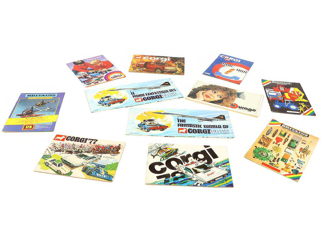 Lot 52 - DIVERS (11)