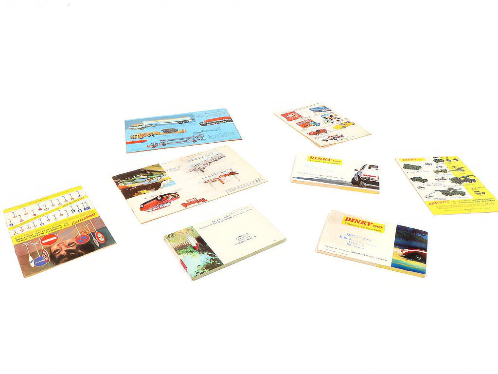 Lot 47 - DINKY TOYS (FRANCE) (8)