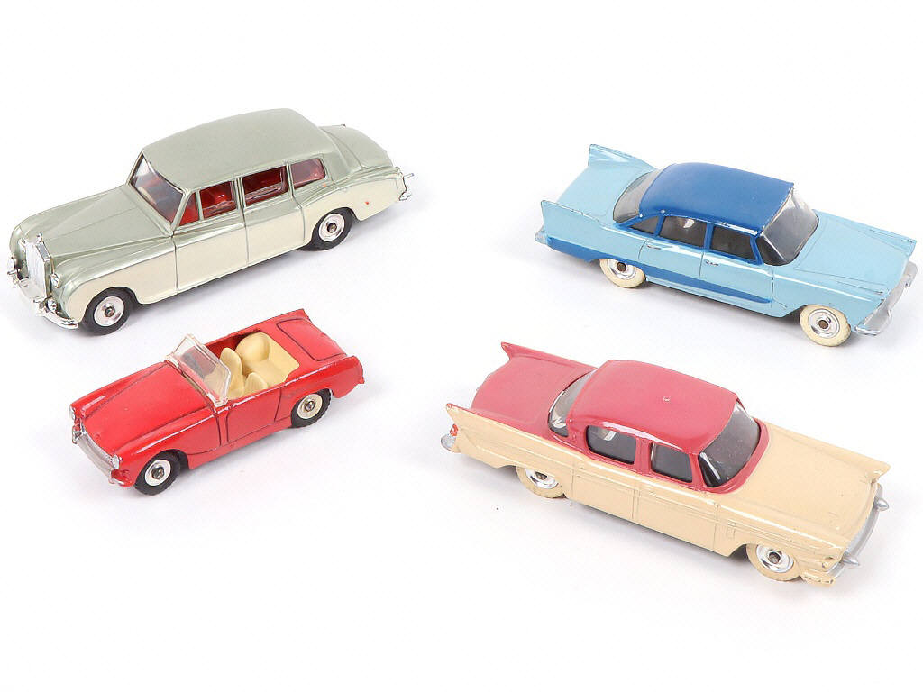 Lot 242 - DINKY TOYS (GB) (4)