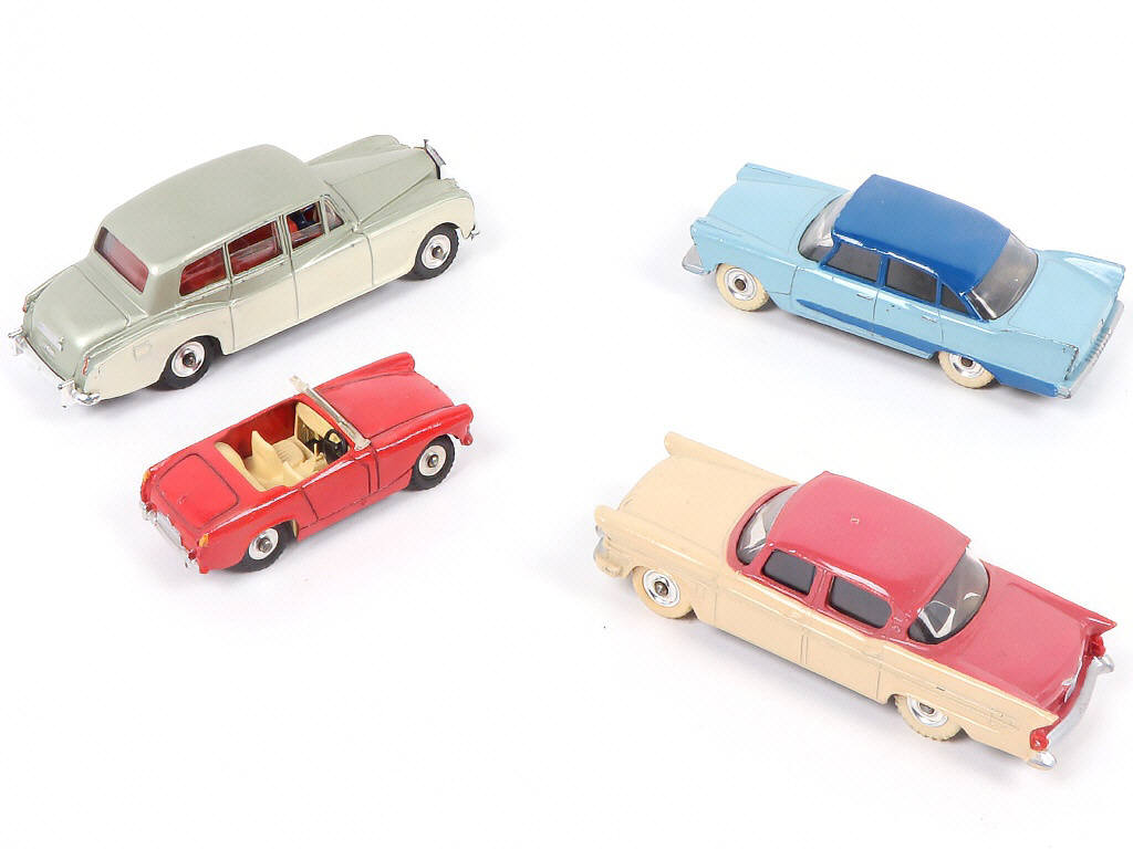 Lot 242 - DINKY TOYS (GB) (4)