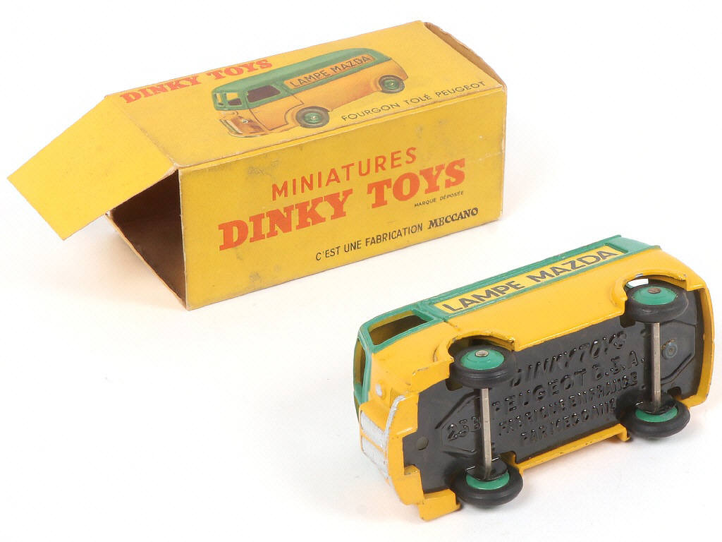 Lot 258 - DINKY TOYS (FRANCE) (1)