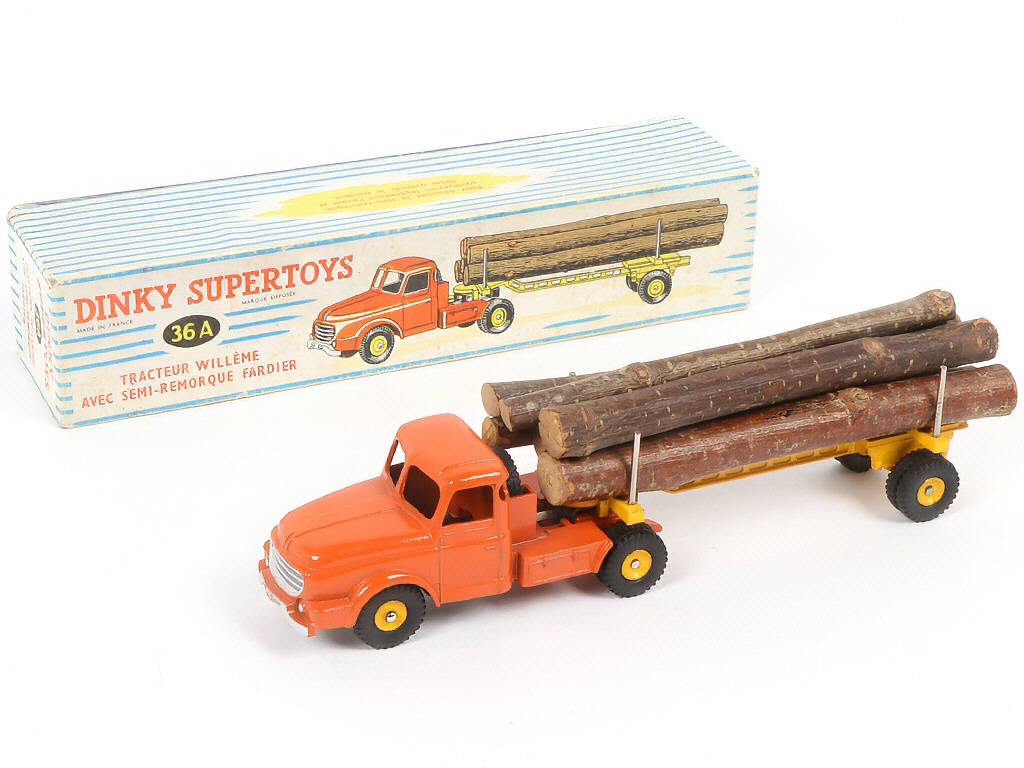 Lot 128 - DINKY TOYS (FRANCE) (1)
