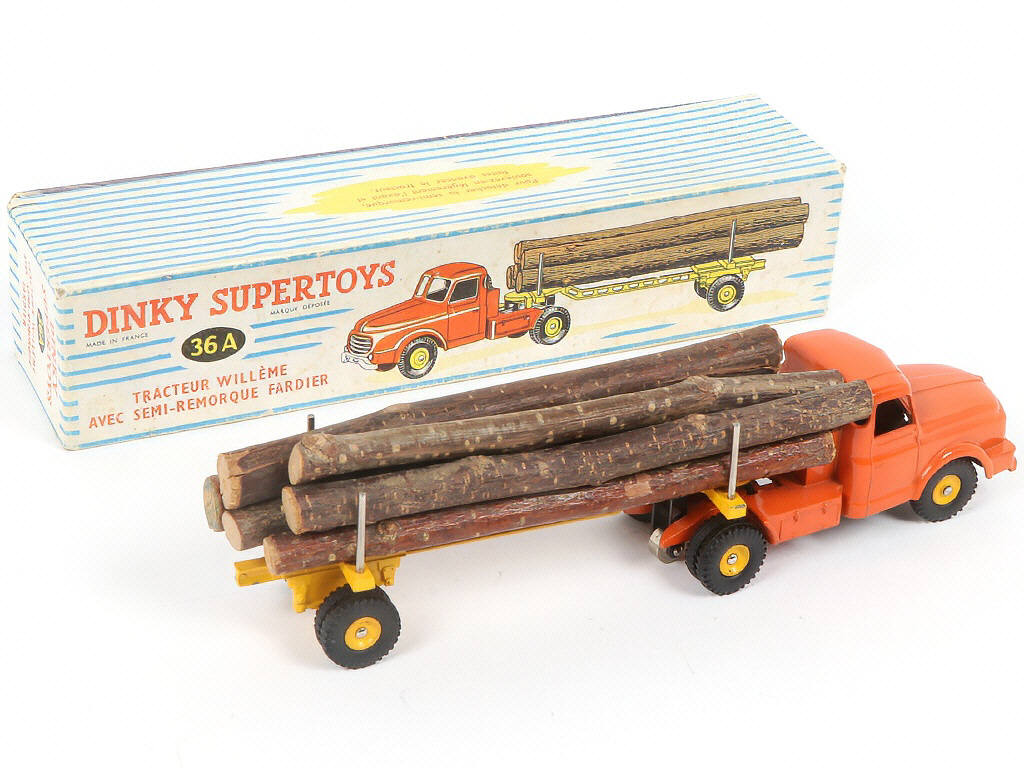 Lot 128 - DINKY TOYS (FRANCE) (1)