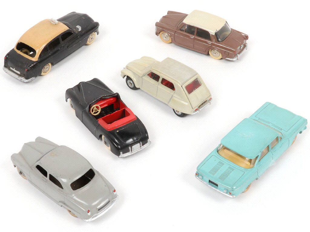Lot 270 - DINKY TOYS (FRANCE) (6)