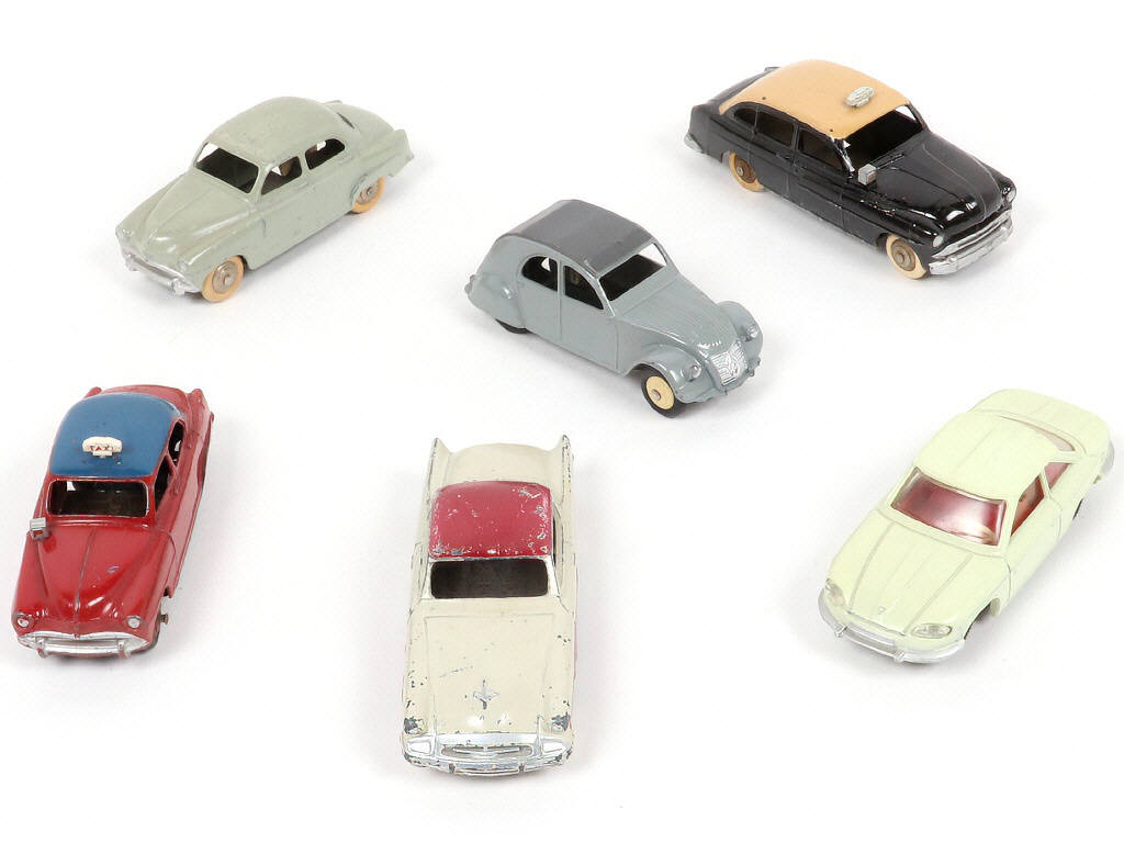 Lot 269 - DINKY TOYS (FRANCE) (6)