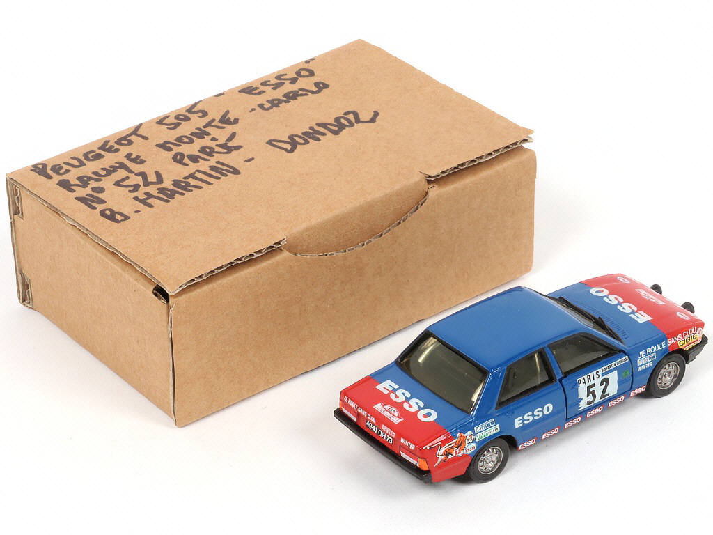 Lot 213 - DIVERS (1)