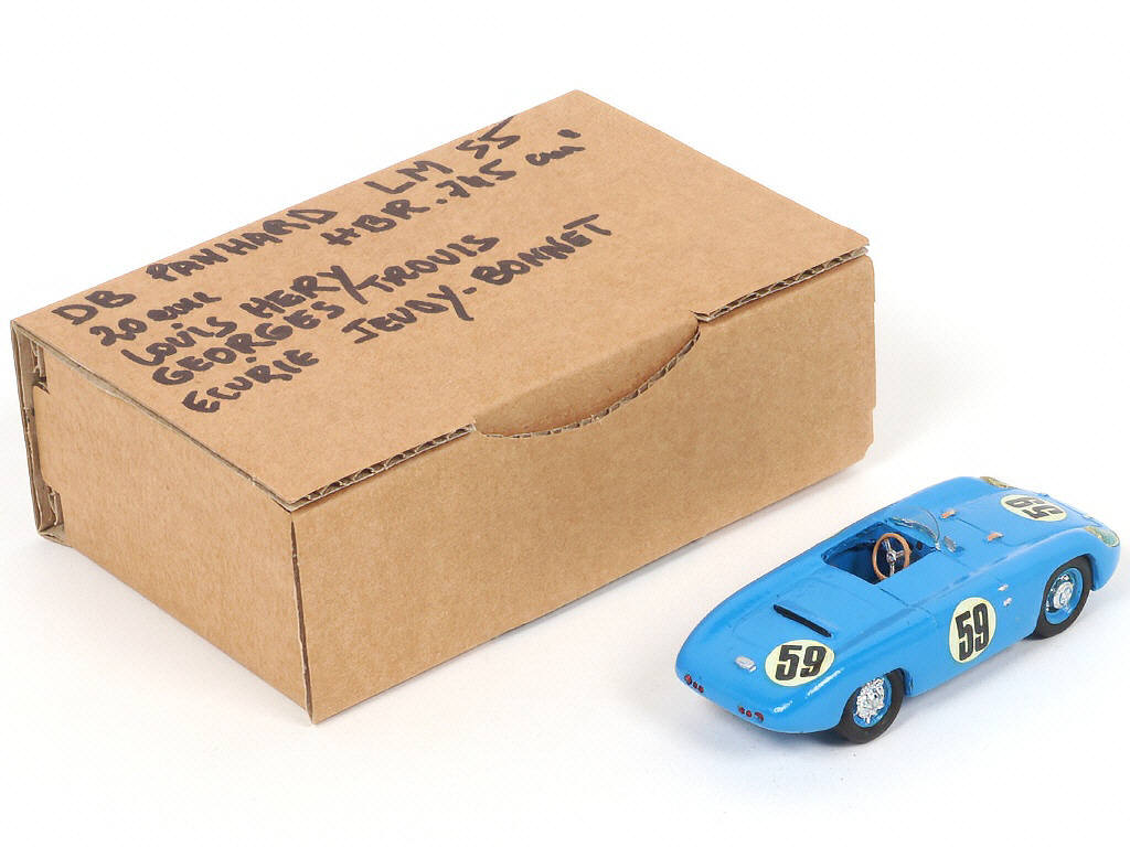 Lot 214 - DIVERS (1)