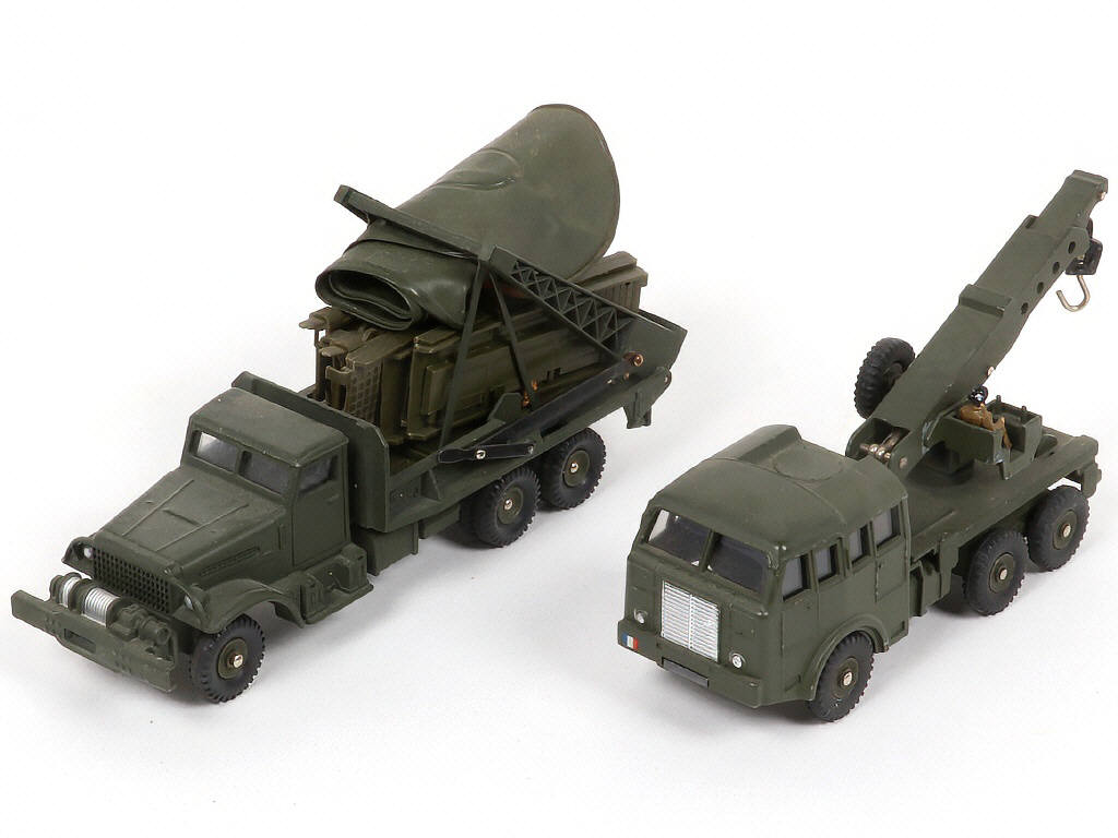 Lot 81 - DINKY TOYS (FRANCE) (2)