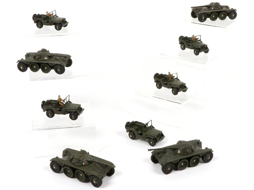 Lot 272 - DINKY TOYS (FRANCE) (9)