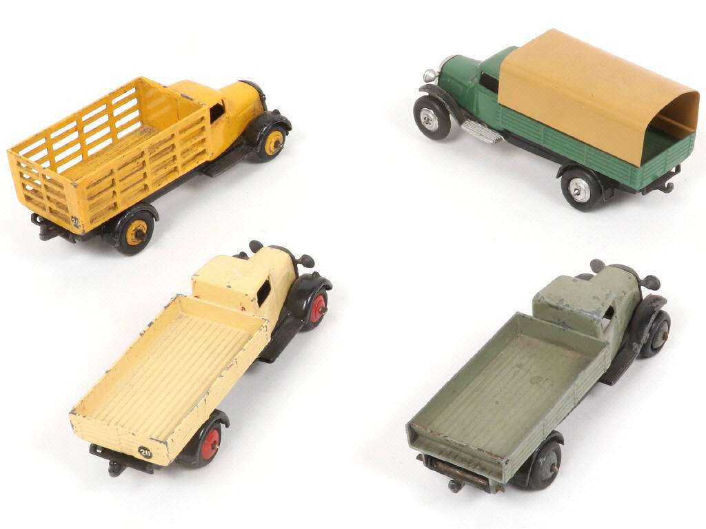 Lot 245 - DINKY TOYS (GB) (4)