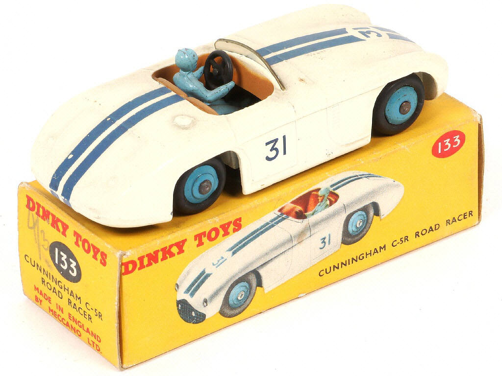 Lot 221 - DINKY TOYS (GB) (1)