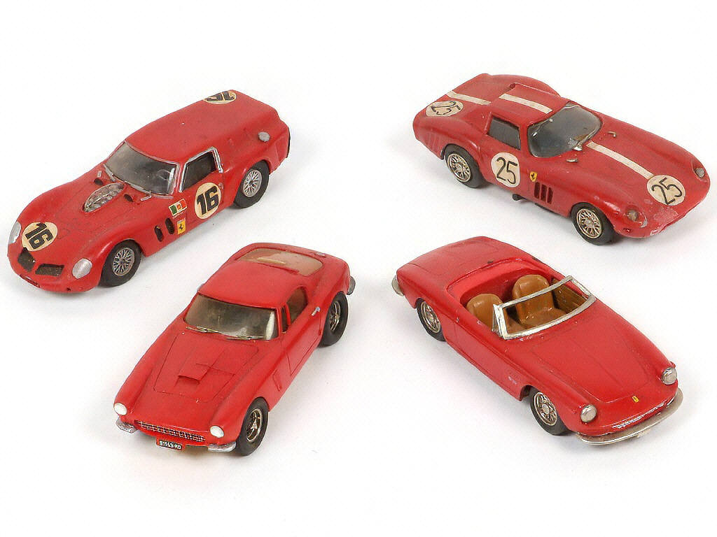 Lot 310 - DIVERS (4)