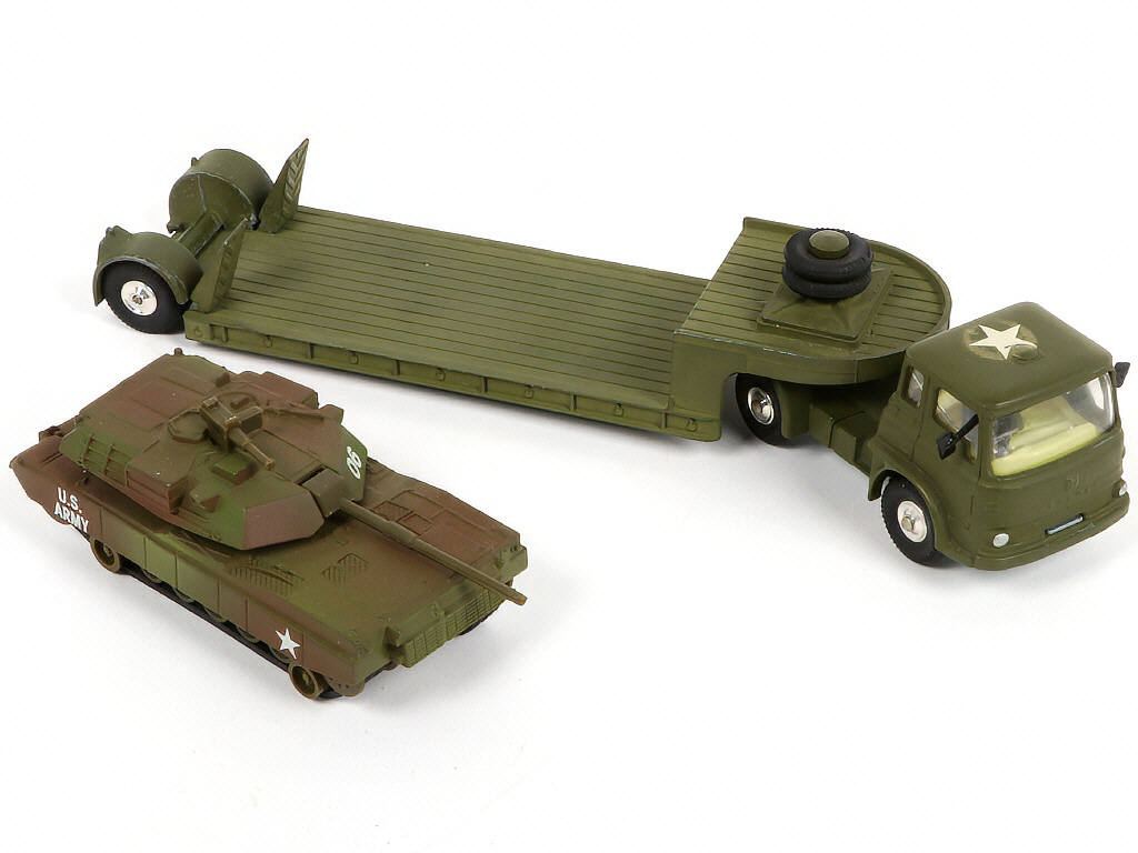 Lot 135 - CORGI TOYS (GB) (2)