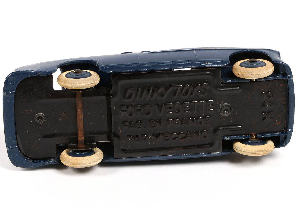 Lot 243 - DINKY TOYS (FRANCE) (1)