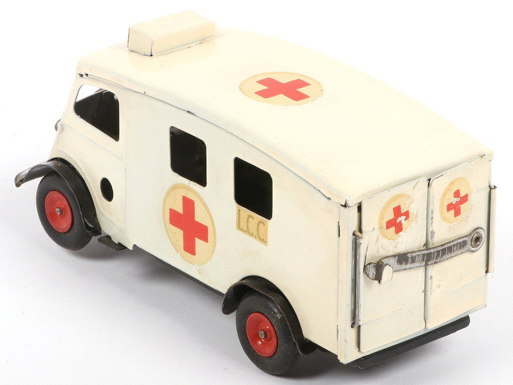 Lot 196 - MINIC (GB) (1)