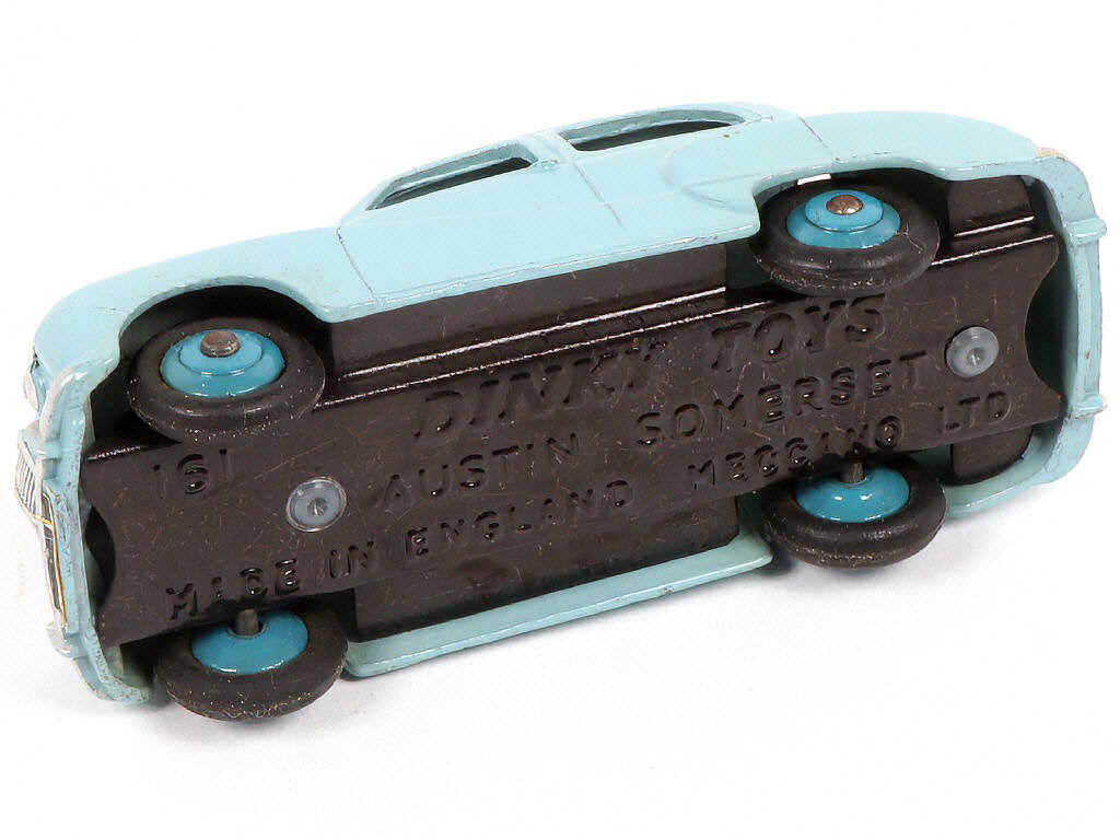 Lot 242 - DINKY TOYS (GB) (1)