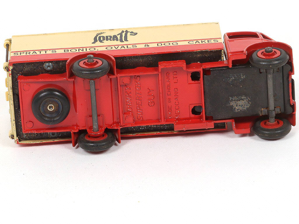 Lot 106 - DINKY TOYS (GB) (1)