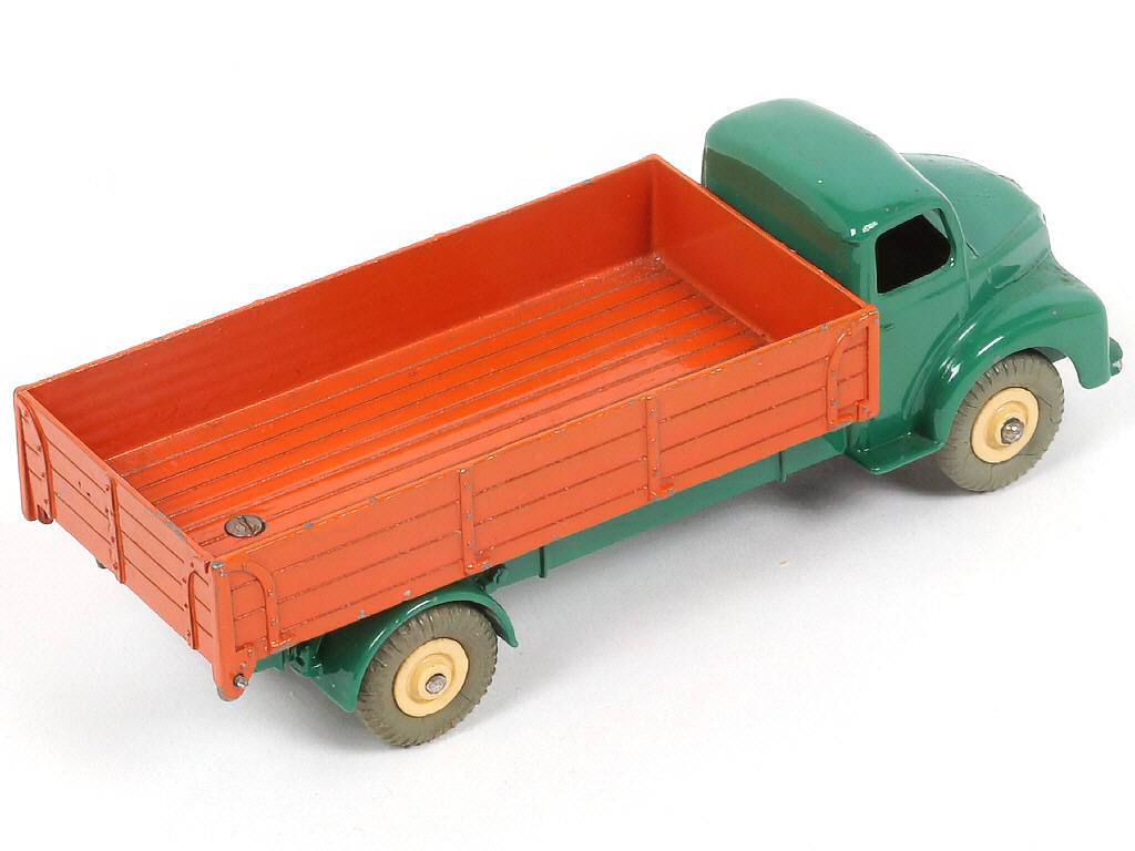 Lot 109 - DINKY TOYS (GB) (1)