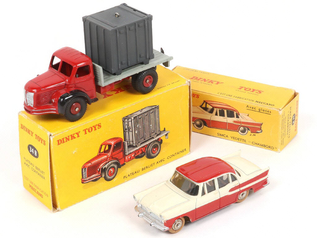 Lot 152 - DINKY TOYS (FRANCE) (2)