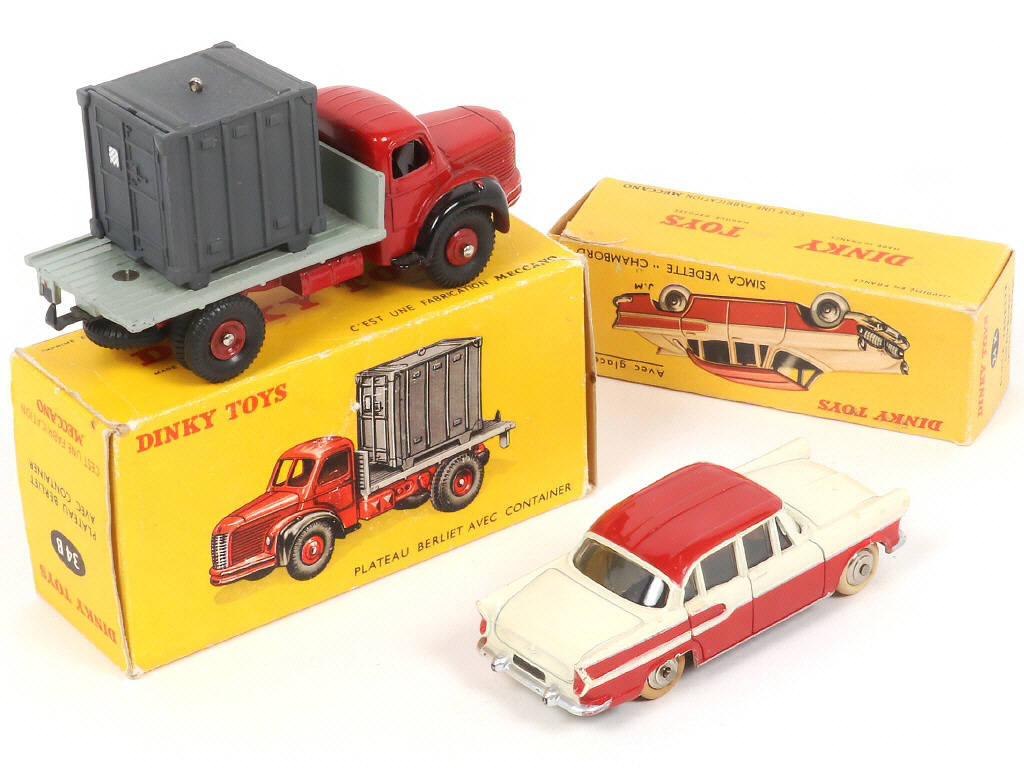 Lot 152 - DINKY TOYS (FRANCE) (2)