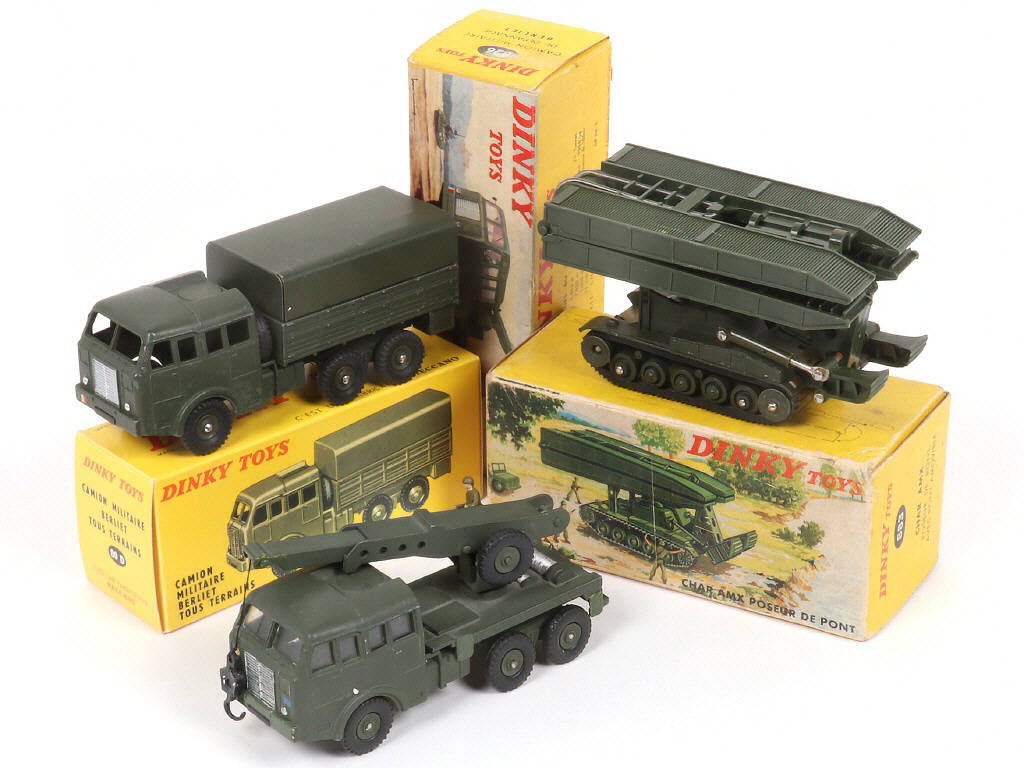Lot 162 - DINKY TOYS (FRANCE) (3)