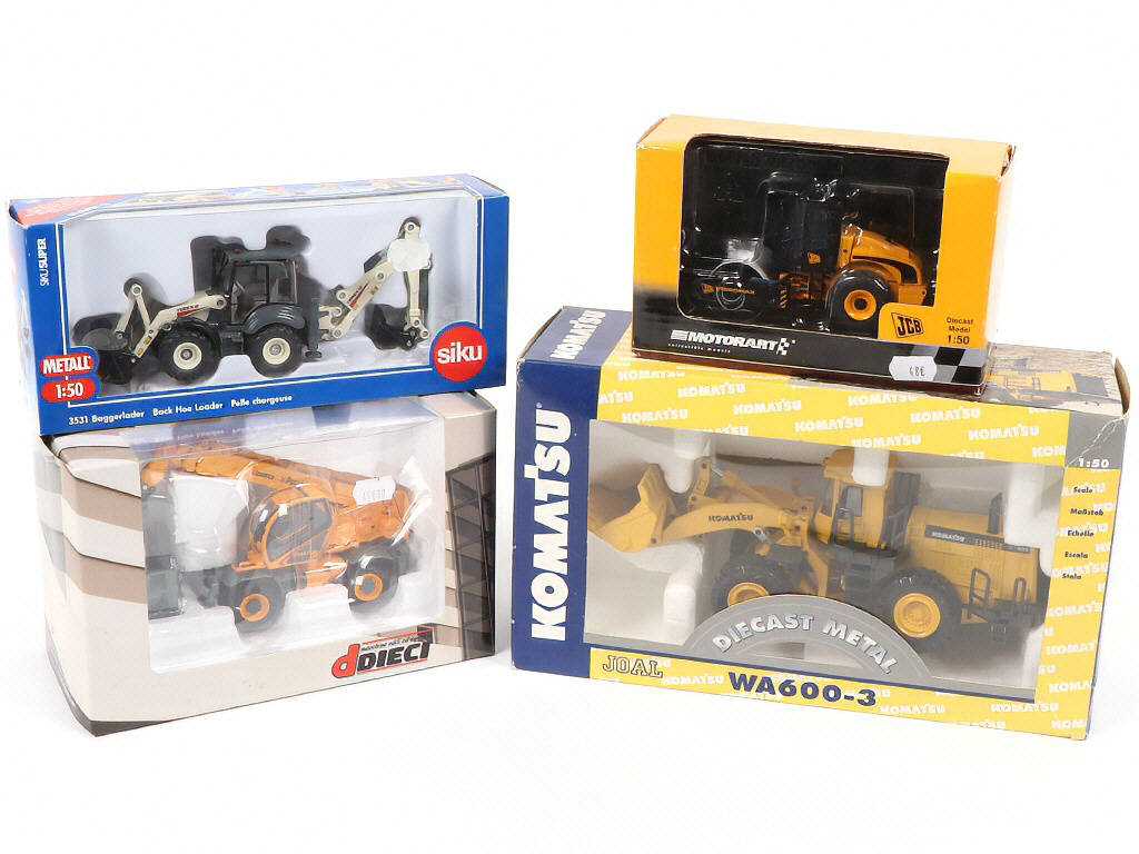 Lot 296 - DIVERS (4)