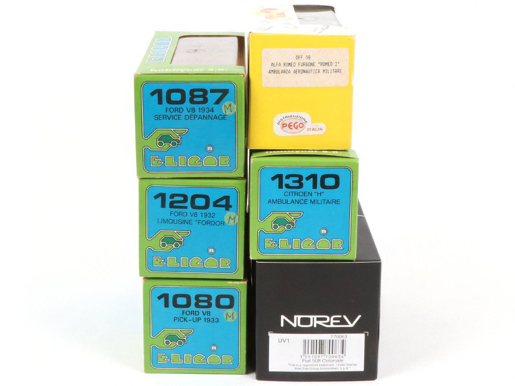 Lot 175 - DIVERS (6)