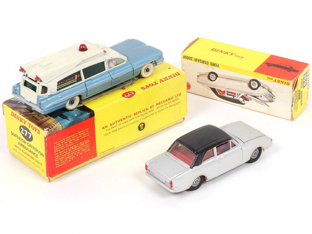 Lot 120 - DINKY TOYS (GB) (2)