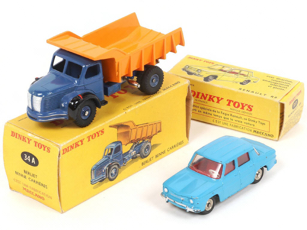 Lot 154 - DINKY TOYS (FRANCE) (2)